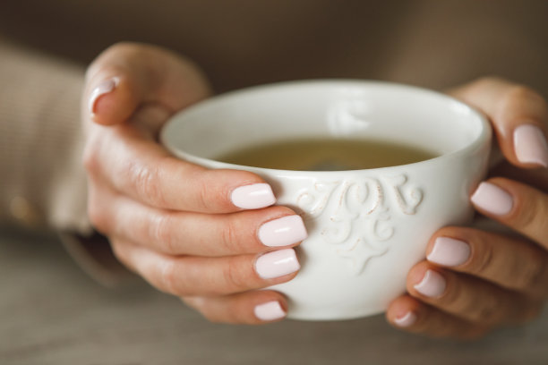 给自己留点时间意味着喝杯热饮放松一下图片下载