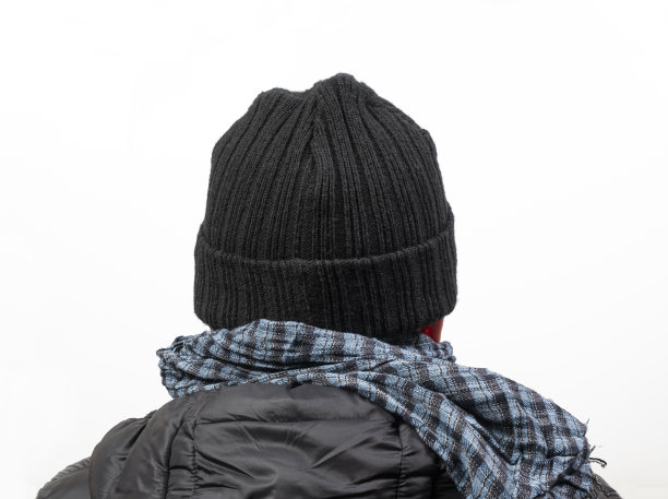 一位中年男子转过身来图片下载