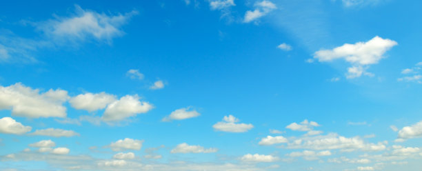 轻积云孤立在白色背景上。图片下载