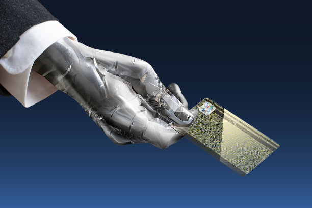 一个商人的人工智能机器人的手提供。图片下载