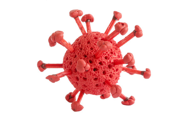 白色背景上分离的红色手工冠状病毒或其他病毒模型图片下载
