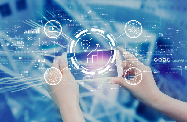 内容营销理念与人使用智能手机图片下载