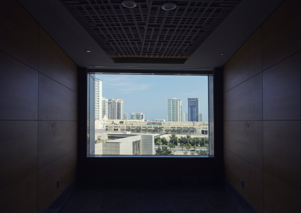 窗外建筑景观图片下载