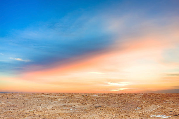 倾斜的木地板，天空背景图片自然风景背景图片下载