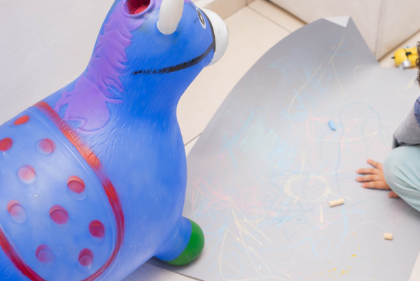 儿童在特定区域图片下载