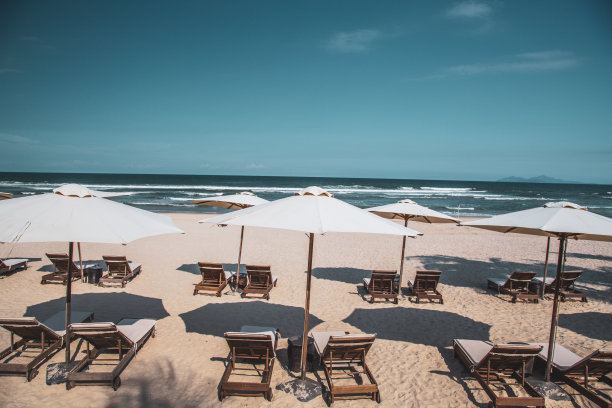 岘港的海滩景色，在越南中部图片下载