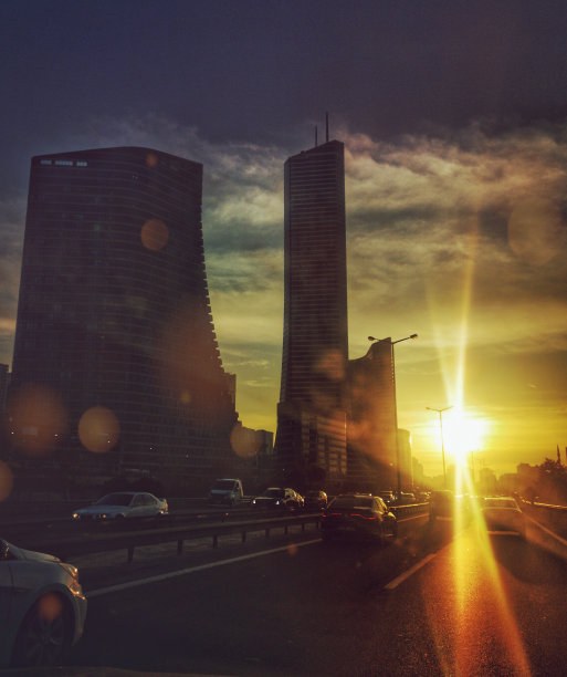 美丽的城市日落公路图片下载