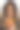 卷头发的女人正在送节日礼物图片下载