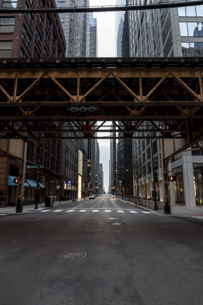 在冠状病毒爆发期间，芝加哥空荡荡的市中心街道图片下载