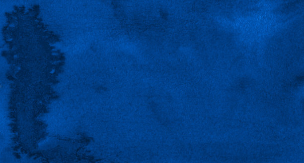 经典蓝色水彩背景与撕裂的笔触和不均匀的污点。抽象靛蓝背景进行设计、模板和图案。图片下载