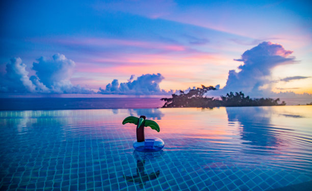 从泰国的别墅看普吉岛的日落图片下载