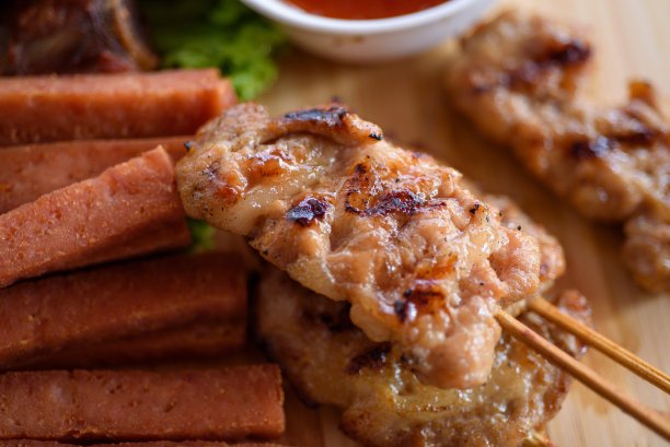 泰式猪肉串的近景图片下载