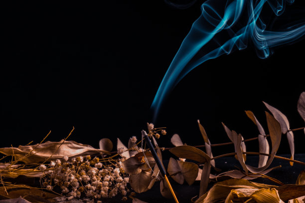 竹签和香棍与叶和花图片下载