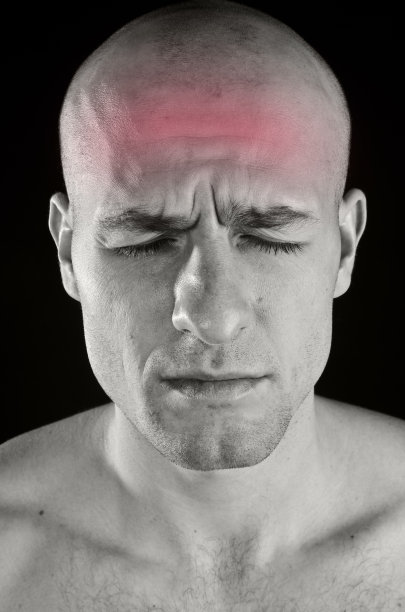 年轻有吸引力的男人和健康问题。图片下载