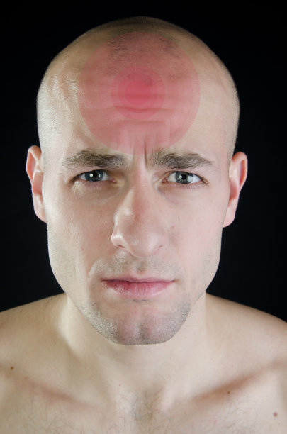 年轻有吸引力的男人和健康问题。图片下载