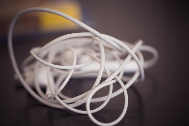 纠结的耳机图片下载