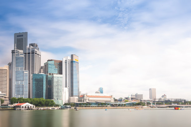 新加坡著名的滨海湾地区和城市景观是一个受欢迎的旅游景点在新加坡滨海湾地区。图片下载