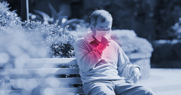 老人戴口罩图片下载