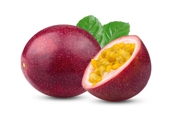 百香果孤立在白色背景上。全景深图片下载