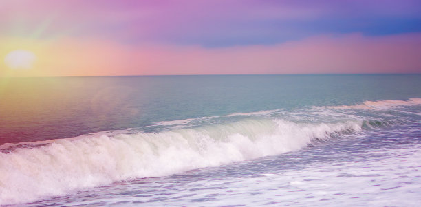 美丽的海景。日落。海岸。横幅图片下载