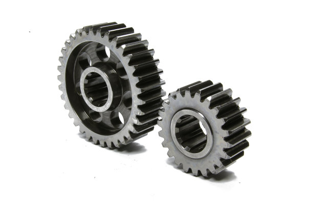 金属齿轮隔离在白色背景之上。白色背景上的汽车零件图片下载