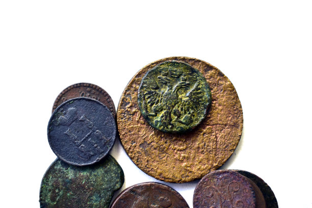 白色背景上的俄罗斯古钱币图片下载