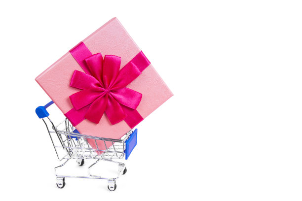 白色背景的超市购物车里有很棒的礼物图片下载