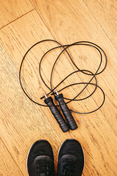 独自在家锻炼图片下载