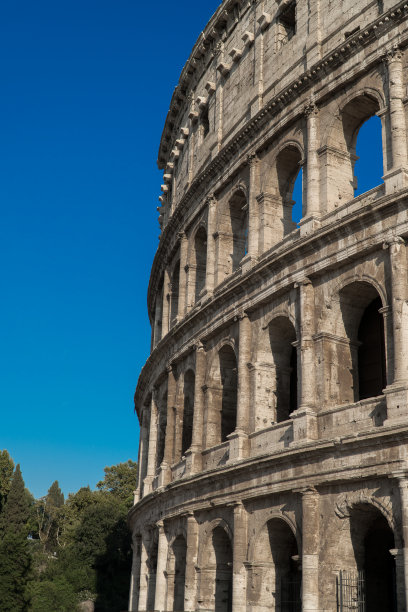 罗马斗兽场外部的肖像拍摄图片下载