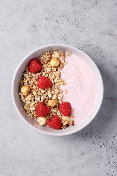 盆子酸奶和格兰诺拉麦片图片下载