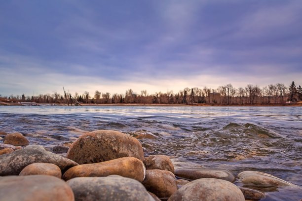海浪和岩石图片下载
