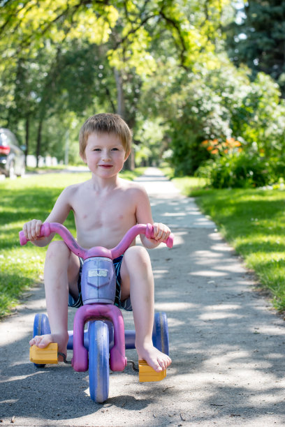 三轮车玩图片下载