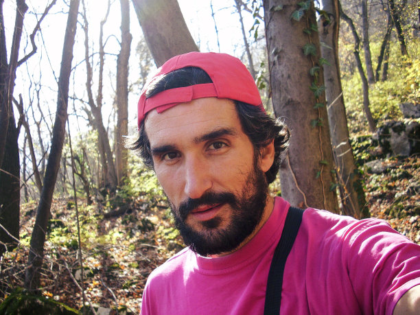 有问题。喜欢呆在户外。图片下载