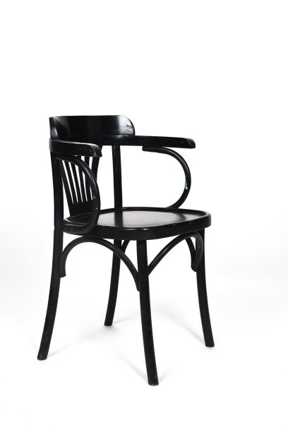 黑色木椅孤立在白色背景上图片下载