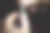 一个金匠的手使用金匠的工具制作金或银戒指或钻石的特写图片下载