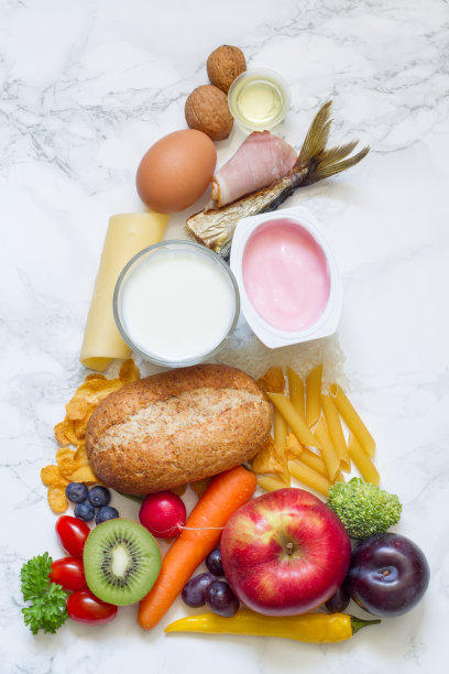 健康饮食与金字塔饮食的营养概念和运动图片下载