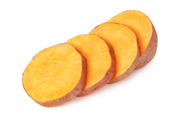 在白色背景上孤立的切片红薯图片下载