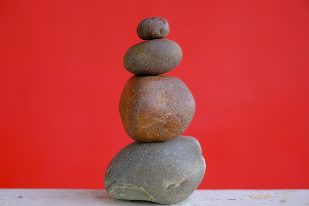 石头的排列，平衡的象征图片下载