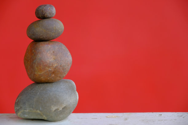 石头的排列，平衡的象征图片下载