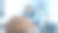 有经验的男女办公室职员一边用笔记本电脑工作一边讨论正在进行的项目。图片下载
