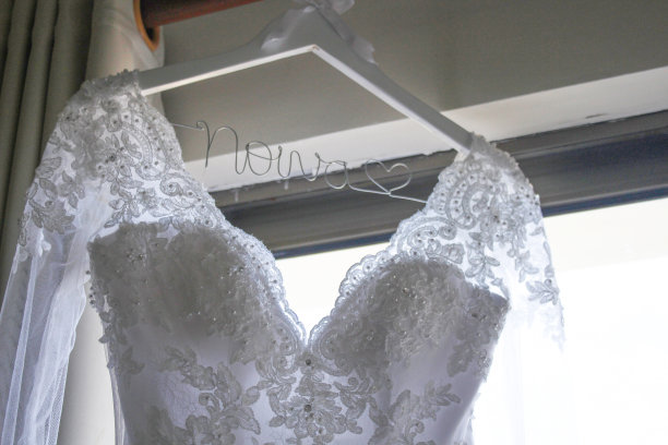 新娘婚纱用葡萄牙语书写。结婚的概念。图片下载