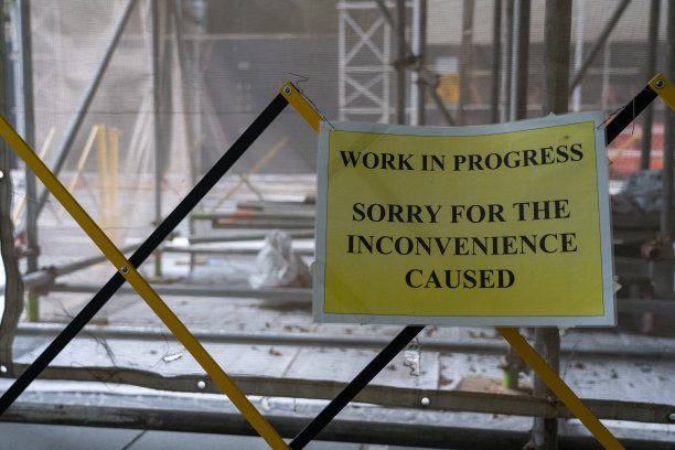 建筑工地正在施工的标志图片下载