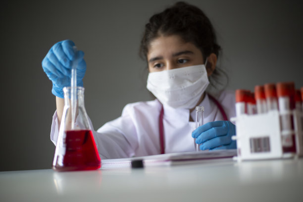 小科学家做实验图片下载