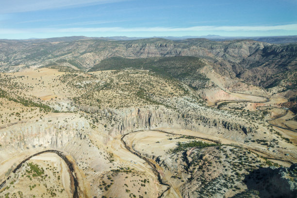 这是墨西哥西北部塔拉乌马拉山脉干旱和气候变化后果的鸟瞰图图片下载