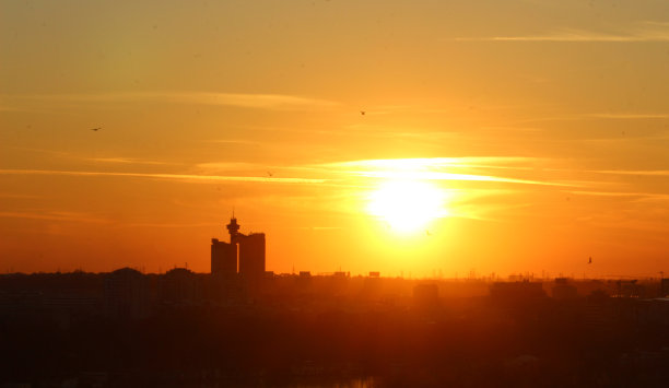 城市中的日落图片下载