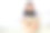 年轻漂亮的女孩看电影从家里在她的床上使用电脑笔记本电脑访问媒体在线图片下载
