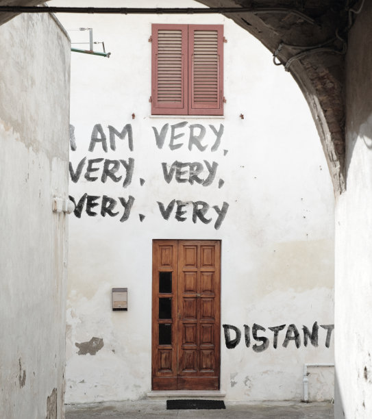 我非常非常的疏远图片下载