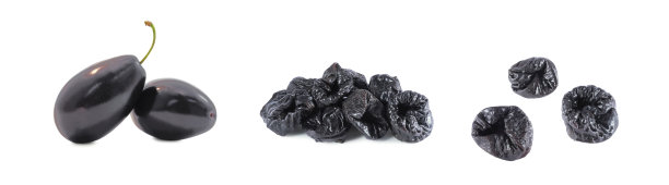 一套新鲜李子和干梅子孤立图片下载