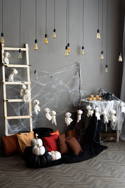 不可怕的白色投在树皮万圣节图片下载