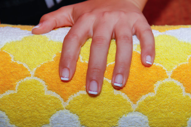 修指甲的过程图片下载